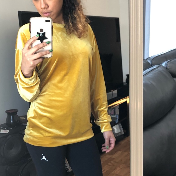 Long Sleeve Velvet Top - Picture 4 of 6